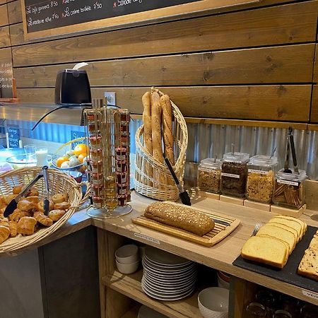 Logis Cris Hotel Et Restaurant, Lyon Sud-Est Corbas Экстерьер фото