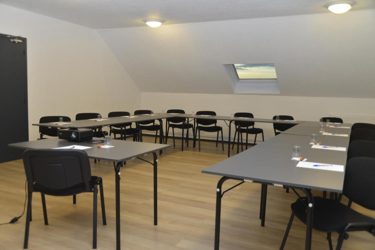 Logis Cris Hotel Et Restaurant, Lyon Sud-Est Corbas Экстерьер фото