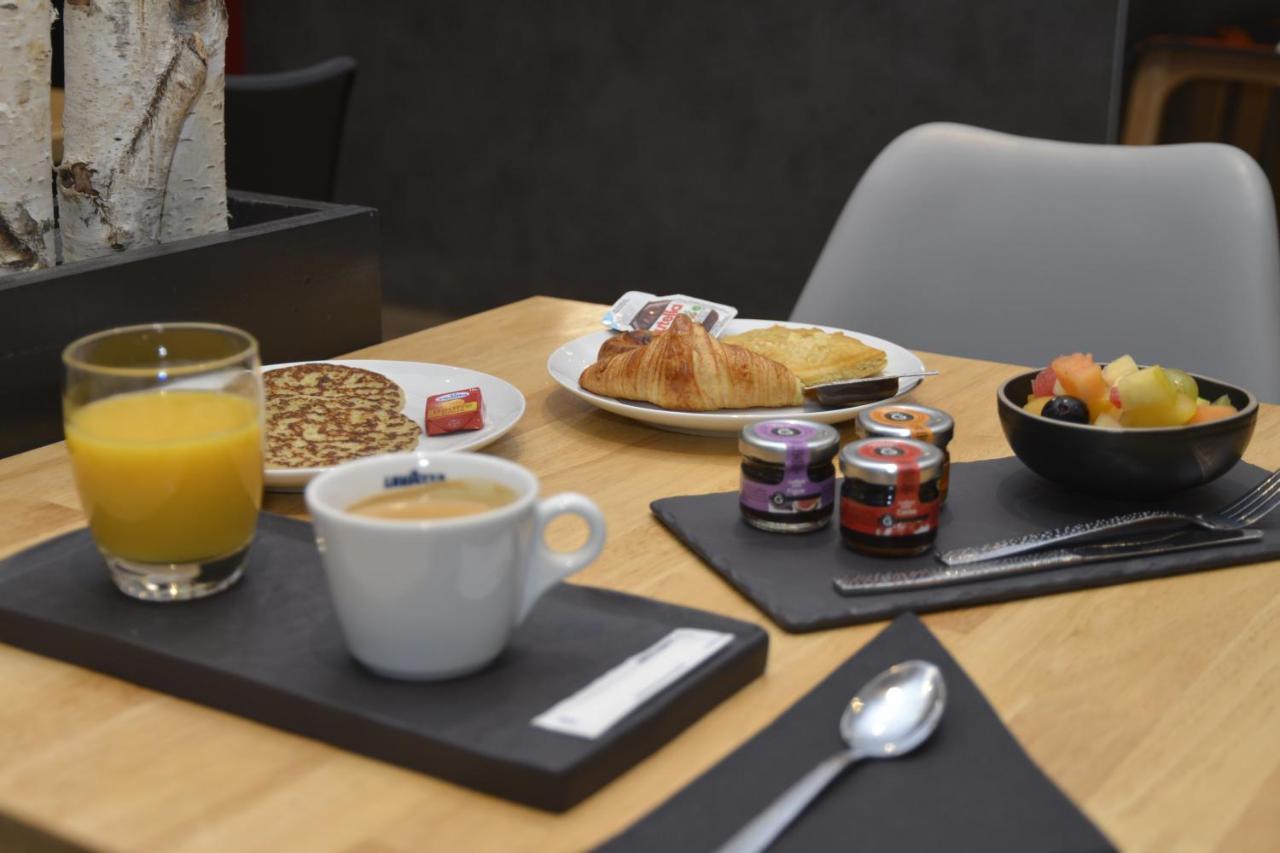 Logis Cris Hotel Et Restaurant, Lyon Sud-Est Corbas Экстерьер фото