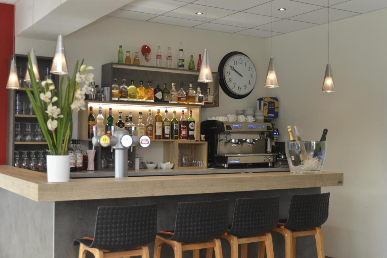 Logis Cris Hotel Et Restaurant, Lyon Sud-Est Corbas Экстерьер фото