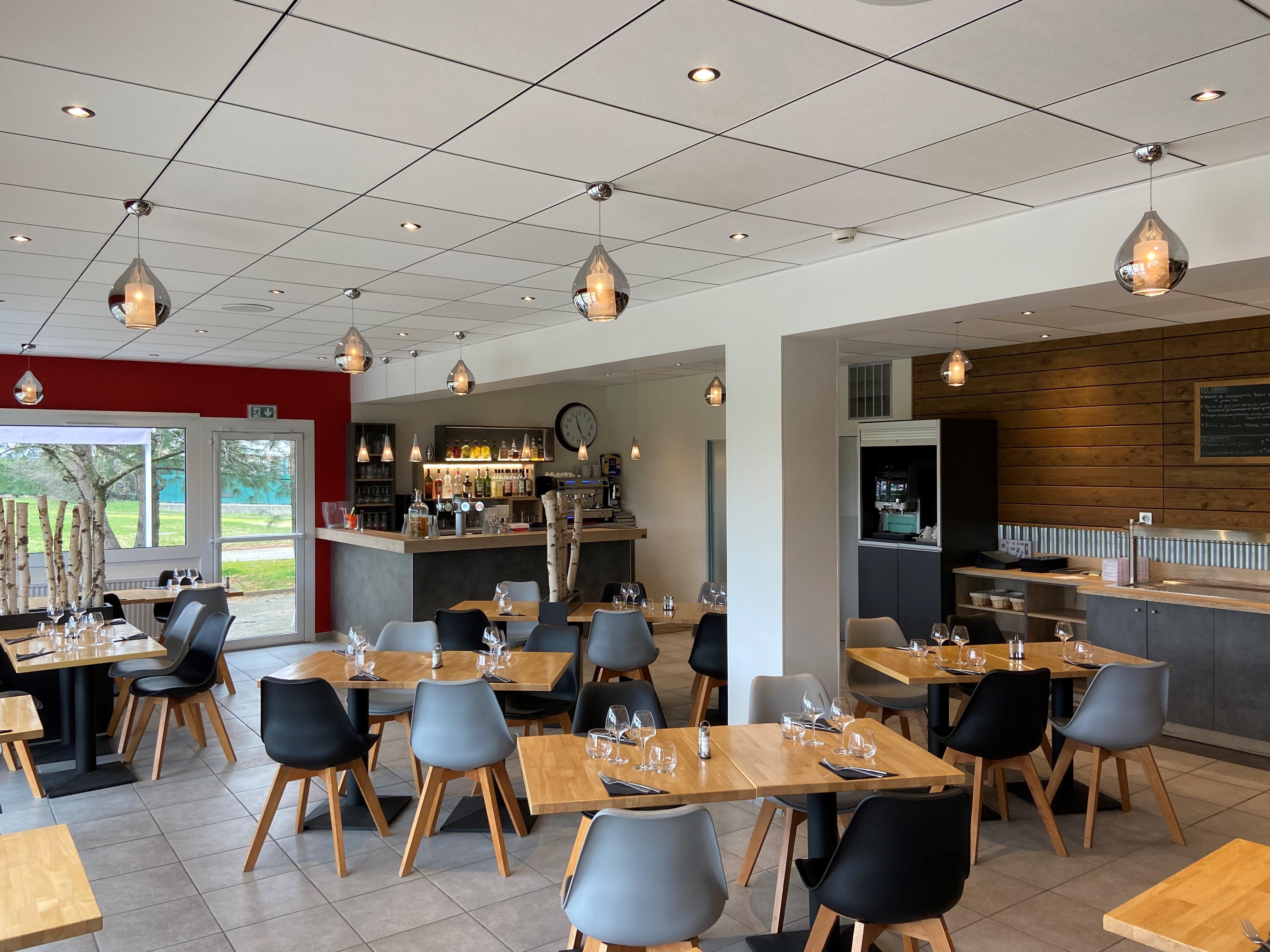 Logis Cris Hotel Et Restaurant, Lyon Sud-Est Corbas Экстерьер фото