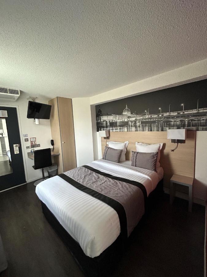 Logis Cris Hotel Et Restaurant, Lyon Sud-Est Corbas Экстерьер фото