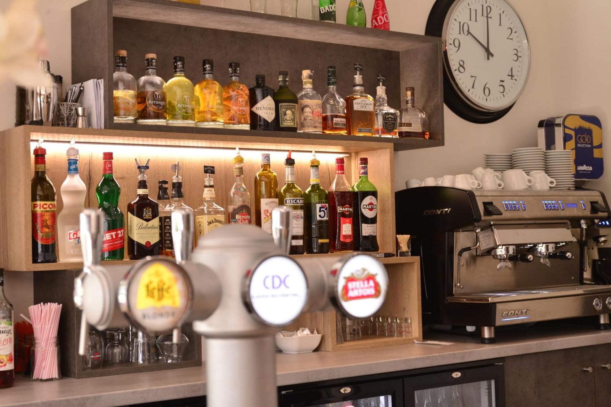 Logis Cris Hotel Et Restaurant, Lyon Sud-Est Corbas Экстерьер фото