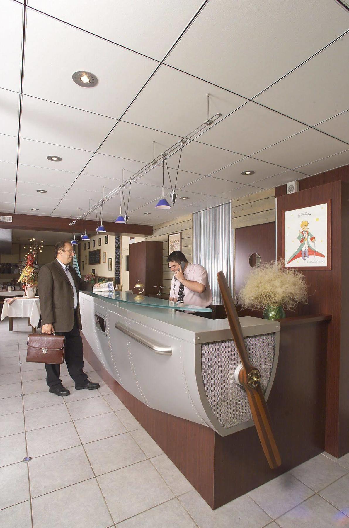 Logis Cris Hotel Et Restaurant, Lyon Sud-Est Corbas Экстерьер фото
