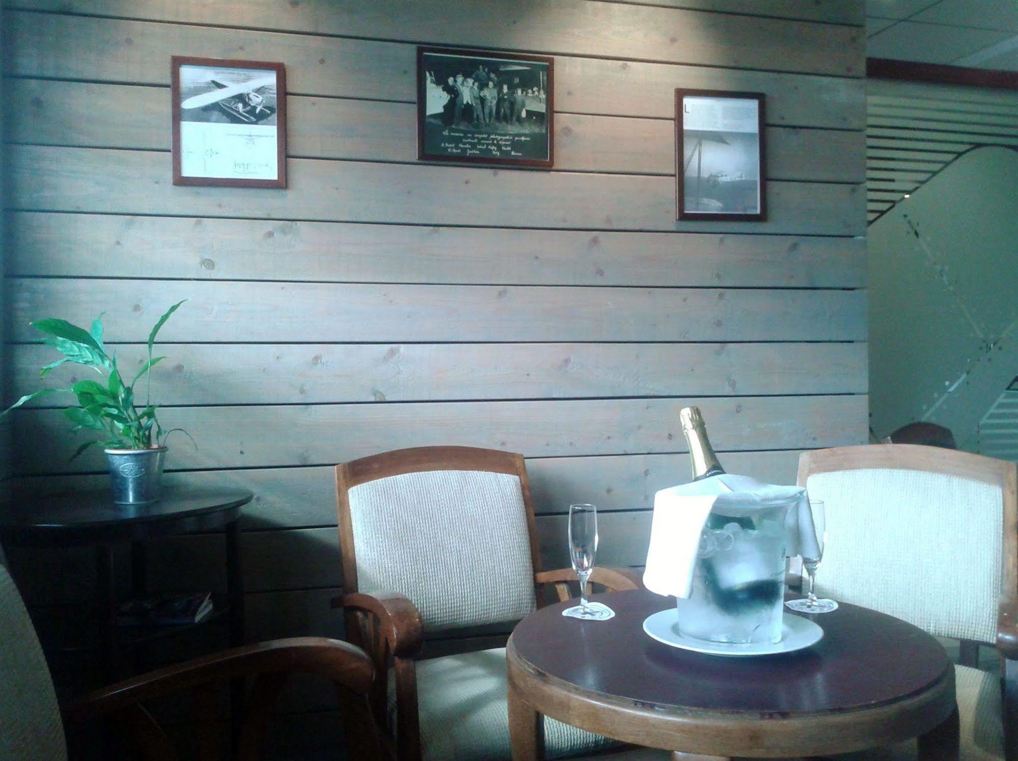 Logis Cris Hotel Et Restaurant, Lyon Sud-Est Corbas Экстерьер фото