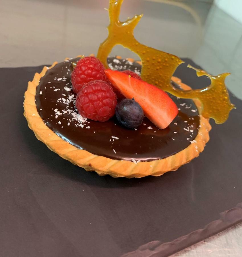 Logis Cris Hotel Et Restaurant, Lyon Sud-Est Corbas Экстерьер фото